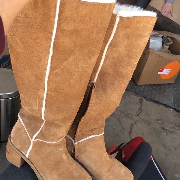 Ugg Winter Boots - Picture 2 of 3